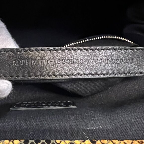 Balenciaga Python Effect Cloud Clutch With Extendable Strap - Picture 10 of 11